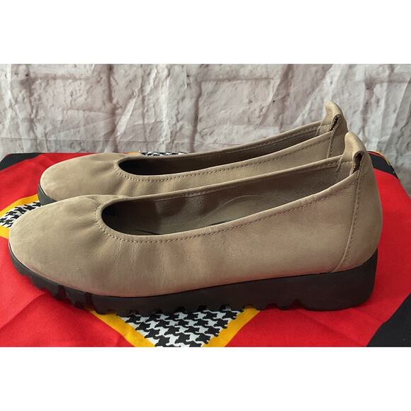 Aetrex Brianna Women’s Size 8.5 Tan Leather Comfort Ballet Flats Excellent - Picture 4 of 7